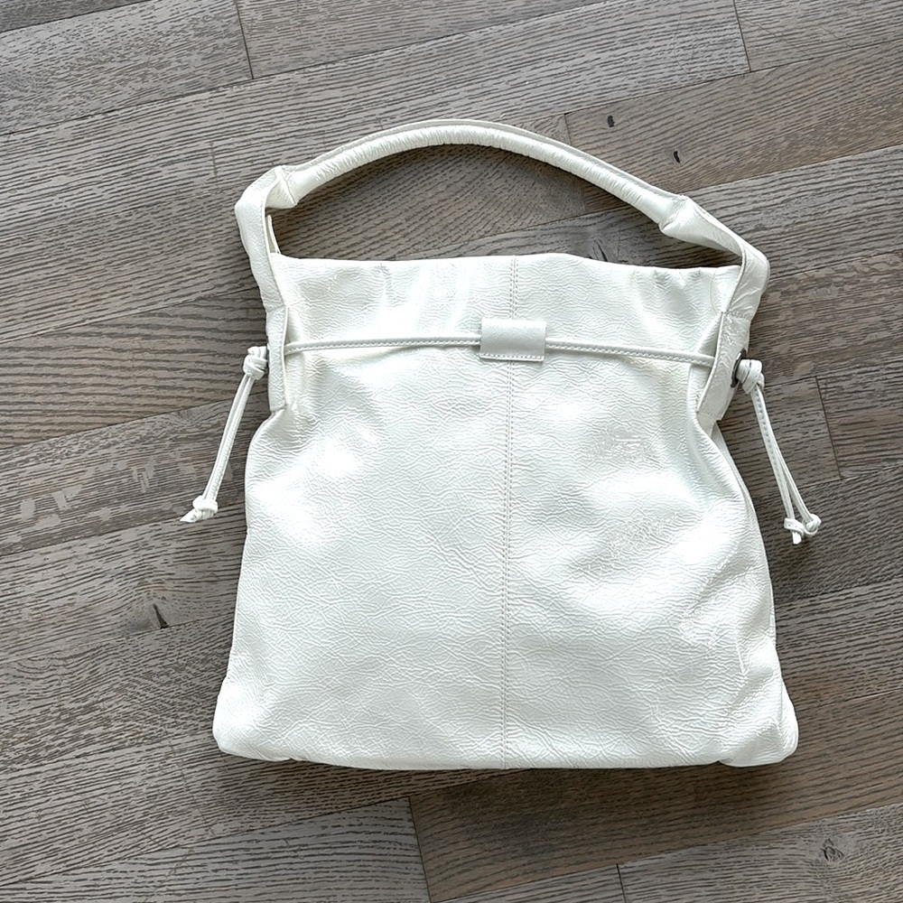 Y2K tote bag. White patent leather. Made in Italy.